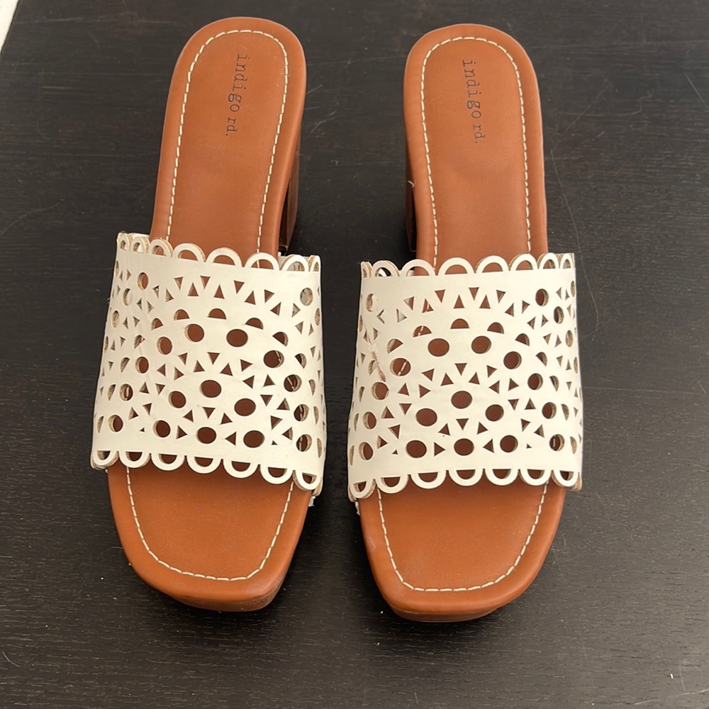 Indigo Rd SASHYA LASER CUT PLATFORM MULE SANDAL IN WHITE LL 9.5 NWT